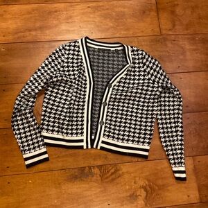 Houndstooth cardigan size M